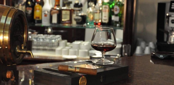 Smoking specialized store bar  